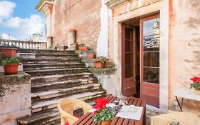 La terrazza sulla Chiesa di San Francesco d'Assisi
